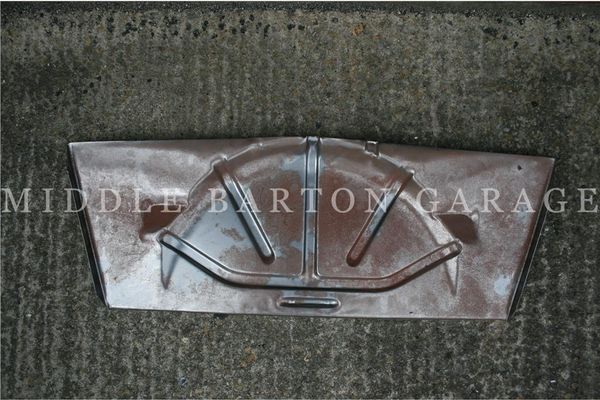 INNER FRONT SPARE WHEEL PANEL - 600